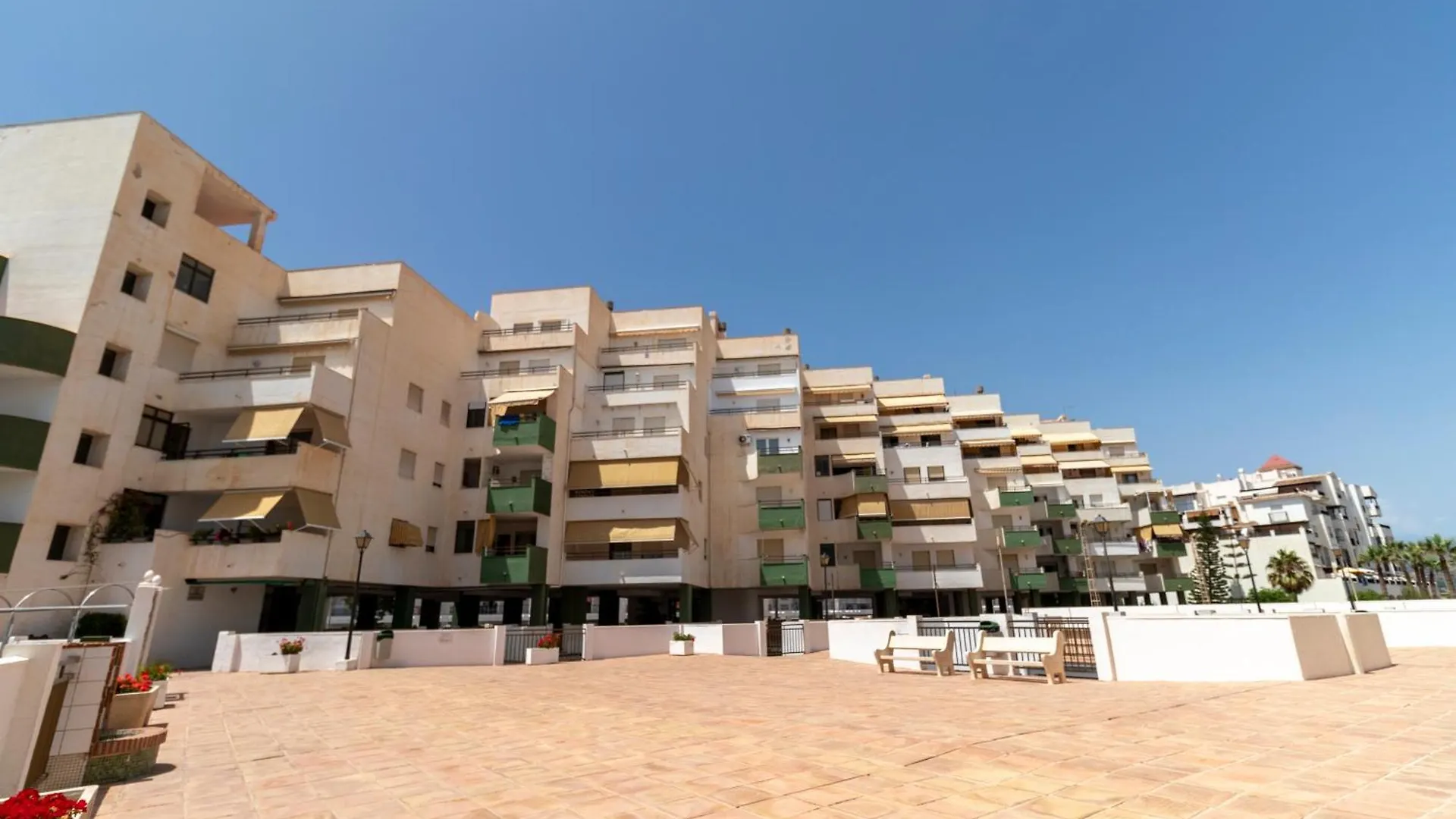 Rentitspain Moderno Apartamento Calaverde Frente Al Mar Salobrena