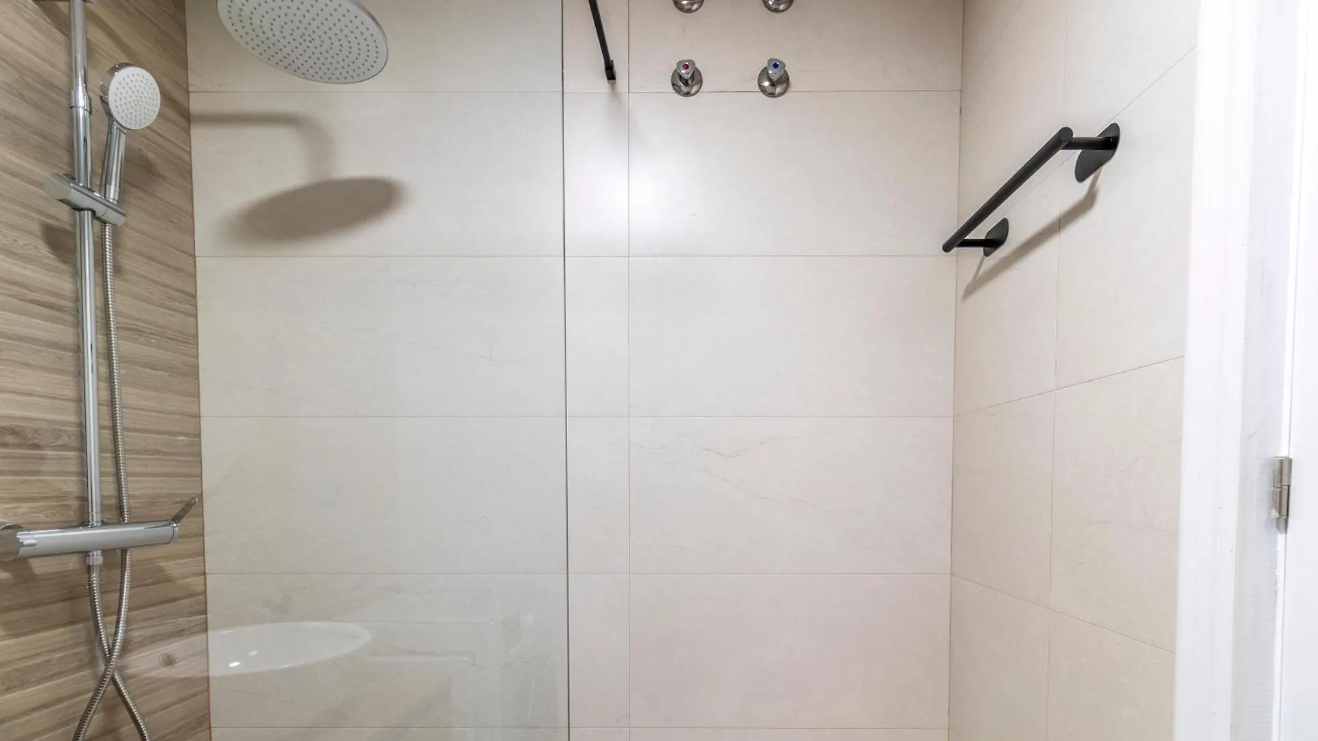 Rentitspain Moderno Apartamento Calaverde Frente Al Mar Salobrena 0*,
