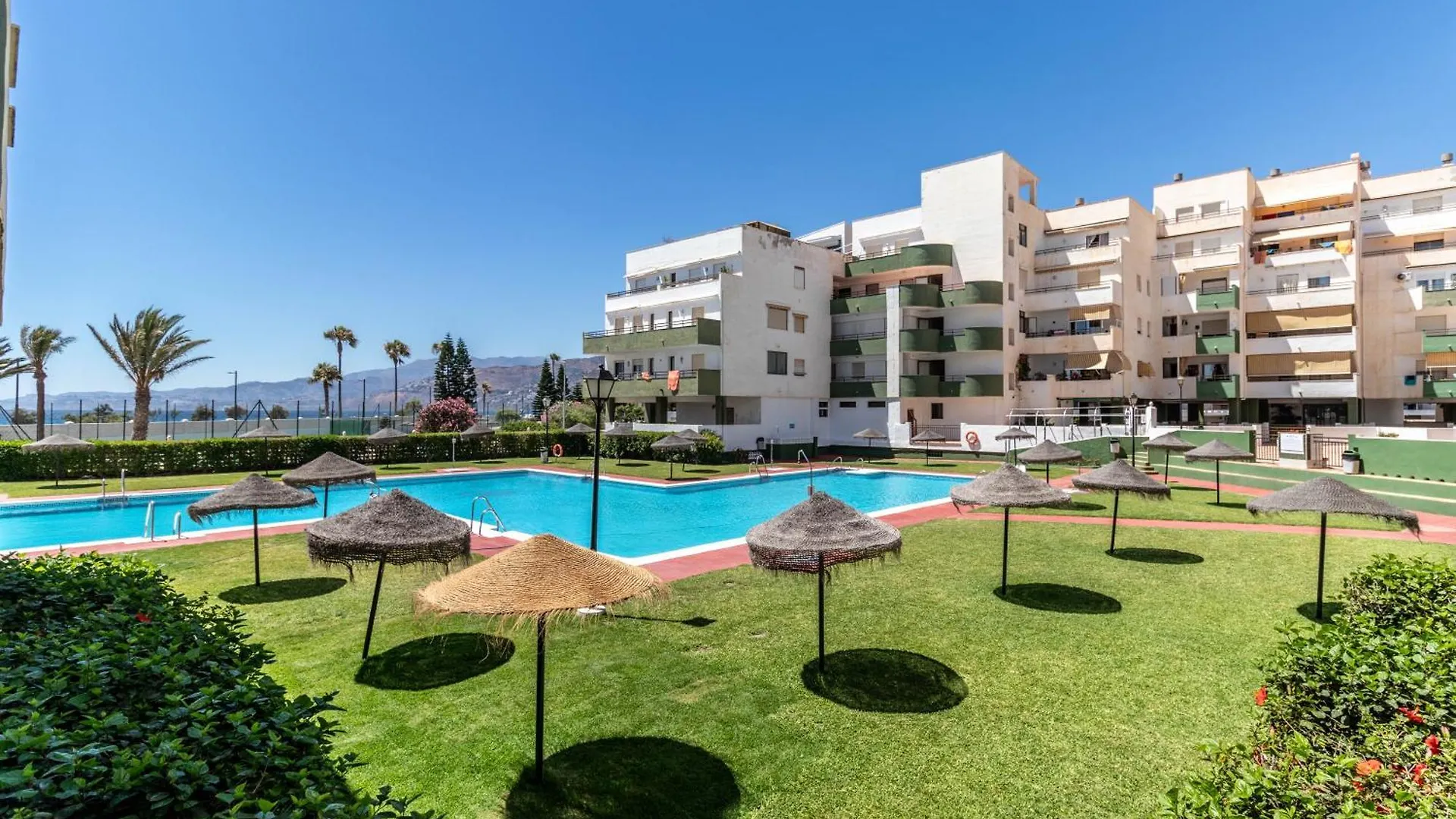 Rentitspain Moderno Apartamento Calaverde Frente Al Mar Salobrena