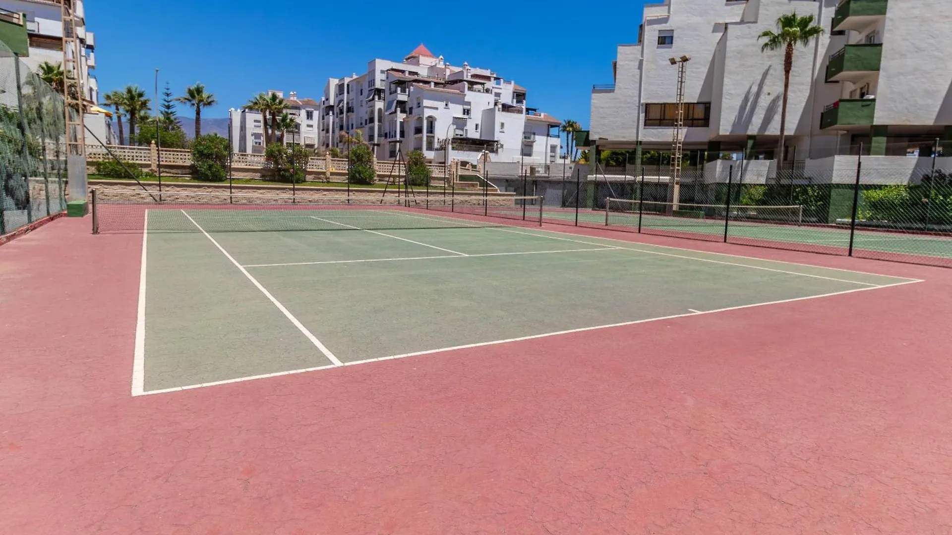 Rentitspain Moderno Apartamento Calaverde Frente Al Mar Salobrena Spain
