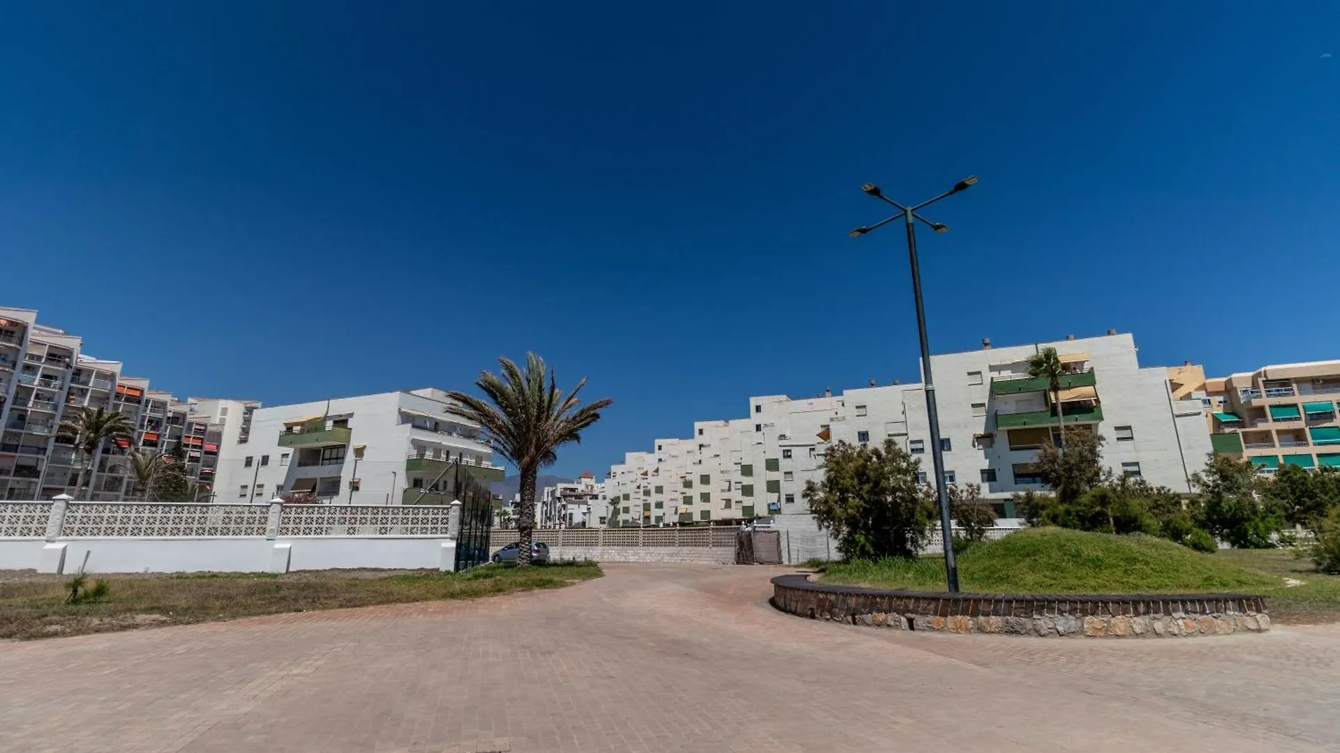 Rentitspain Moderno Apartamento Calaverde Frente Al Mar Salobrena Apartment